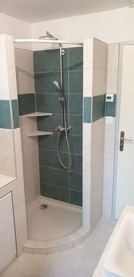 Douche d'angle moderne PACA